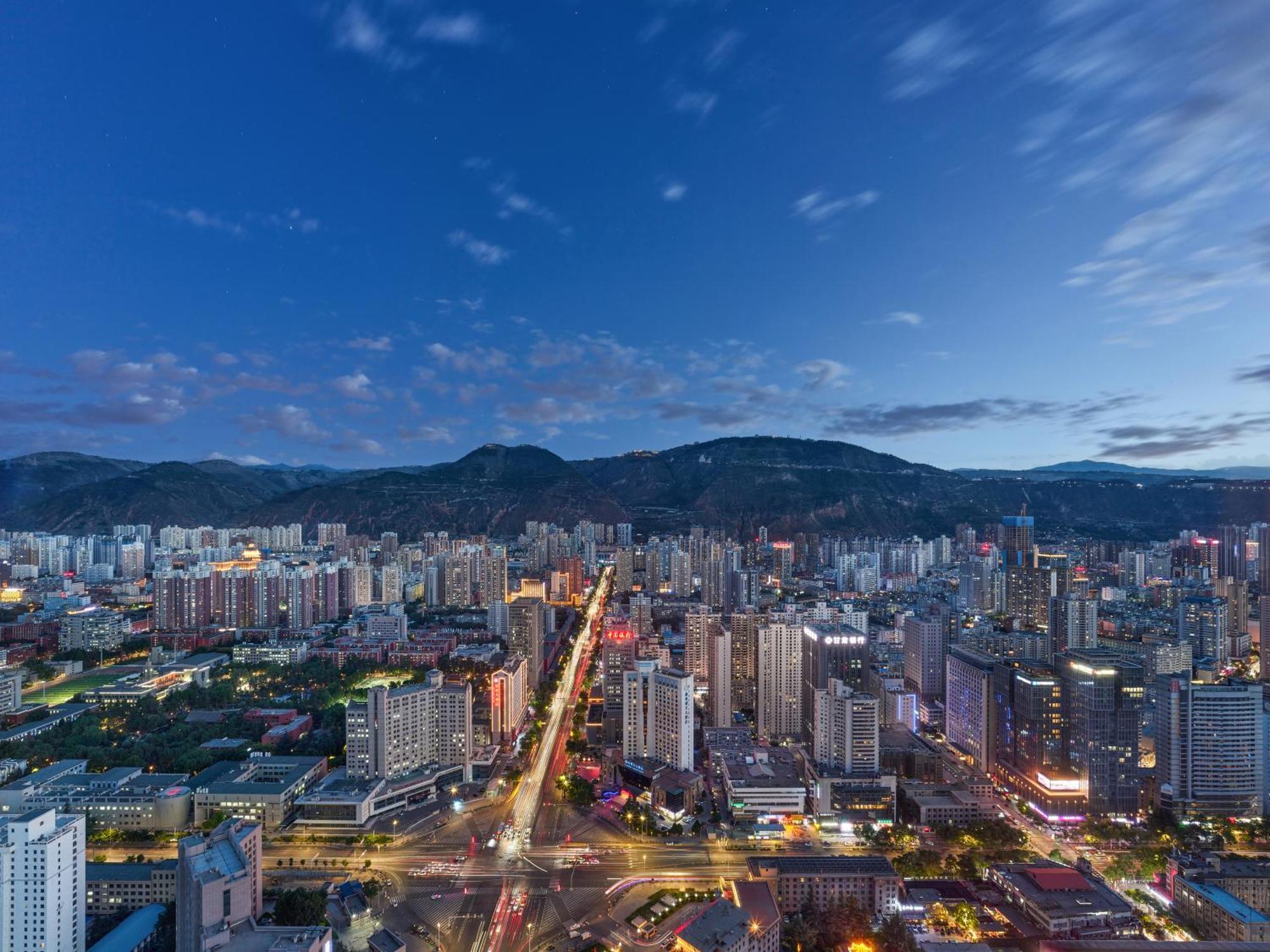 Hilton Lanzhou City Center Esterno foto